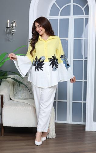 طقم بتطريز مورد واكمام واسعة