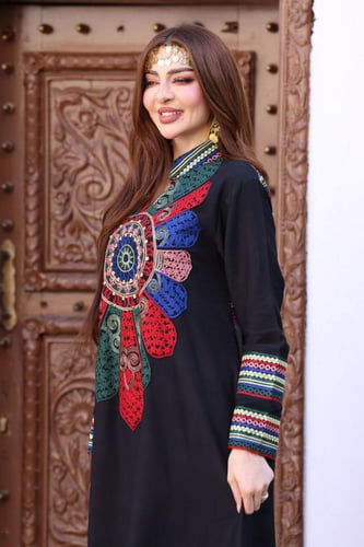 جلابية كريب بحريني مطرزة بألوان جميلة