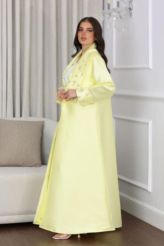 جلابية قطعتين بخامة تفته واقفه وتطريز كرستال في ال...