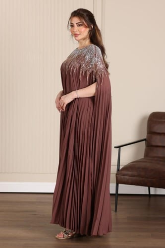 جلابية كسرات بخامة الجورجيت وتطريز في الصدر