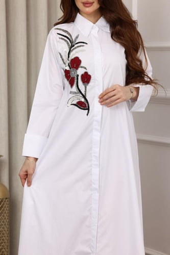 جلابية بخامة قطن بوبلين بتطريز في الصدر