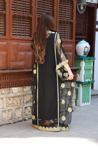 جلابية ( نشل ) بالتل والتطريز الذهبي