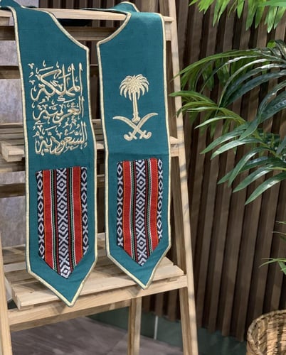 وشاح بخامة الكتان - بتطريز ( المملكة العربية السعو...
