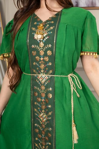 جلابية لينن ( نسائية ) خضراء بتطريز أنيق