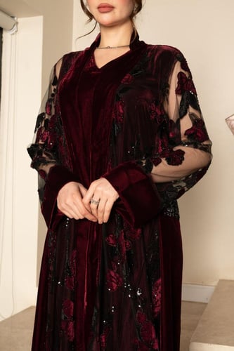 جلابية مخمل قطعتين بالتل المطرز بالقطيفة