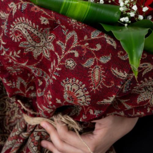 شال كشميري ثقيل بنقوشات جميلة