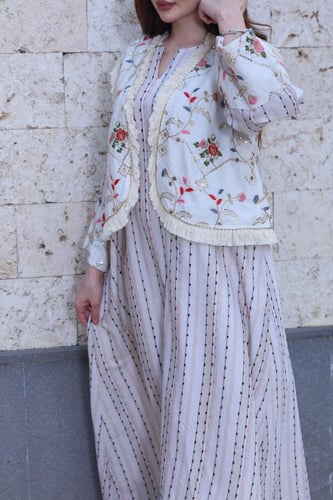 جلابية لينن مخطط رمضانية وسديري مطرز بورود وهدب