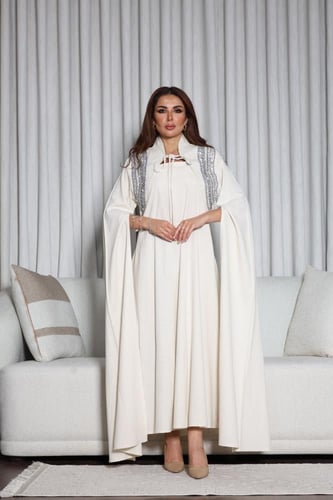 جلابية لينن قطعتين بكم طويل مفتوح مطرزة في الاكتاف