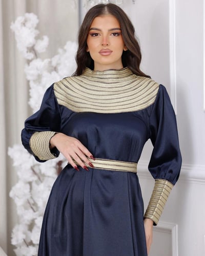 جلابية ساتان بطابع فرعوني