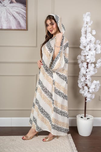 جلابية لينن بنقوشات الخط العربي بقبعة للرأس