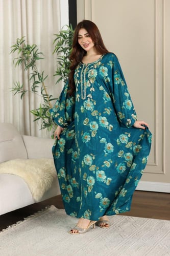 جلابية رايون قطن ( فراشة ) بتطريز خفيف في الصدر