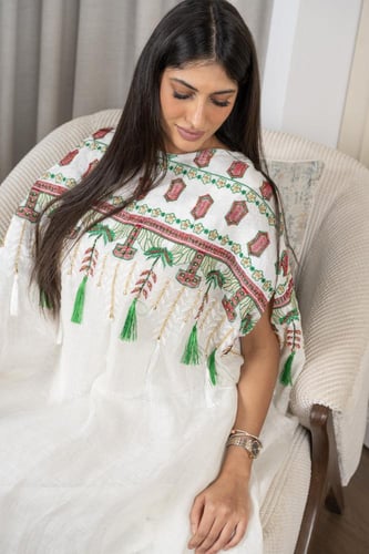 جلابية كتان بتطريز حجازي رائع