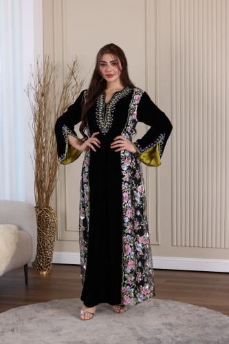 جلابية مخمل بتطريز شك يدوي والتل المطرز