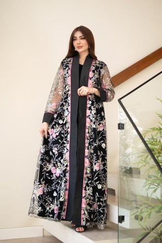 جلابية مخمل قطعتين بإضافة تل مطرز وموديل فتحة في ا...