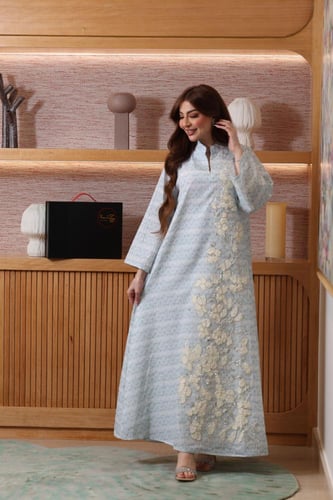 جلابية بتطريز مورد