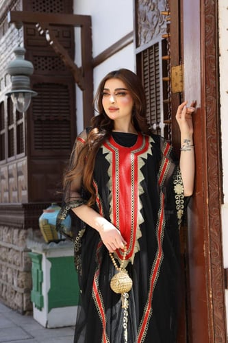 جلابية ( نشل ) بالتل والتطريز الذهبي