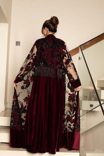 جلابية مخمل قطعتين بالتل المطرز بالقطيفة