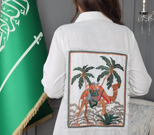 جلابية لينن بصورة في الظهر - تصميم عباية بأزرار كا...