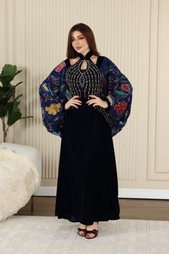 جلابية مخمل بتطريز شك في الصدر وأكمام شيفون مورد و...