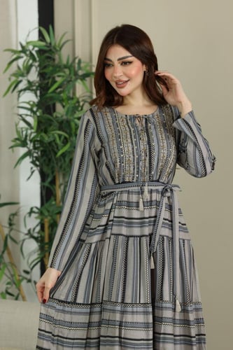 جلابية رايون قطن مقلمة بتطريز خفيف في الصدر