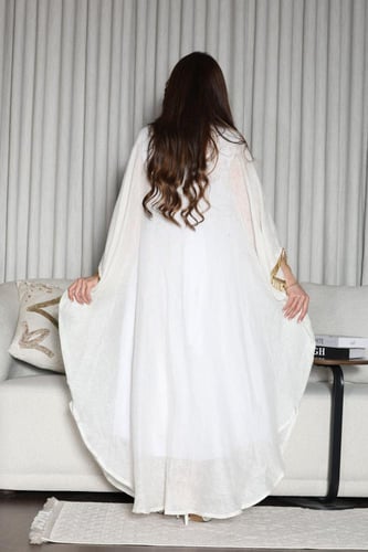 جلابية لينن خيش فراشة بتطريز راقي في الاكمام والصد...