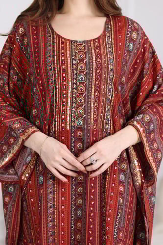 جلابية رايون قطن ( فراشة ) بتطريز خفيف في الصدر