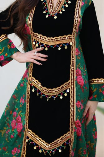 جلابية مخمل ممزوجة بخامة الشالكي التراثي