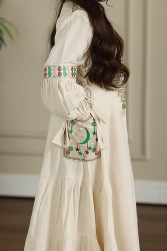 جلابية لينن ( بناتية ) بنقوشات رمضانية في الصدو وا...