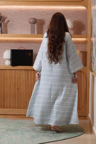 جلابية بتطريز مورد