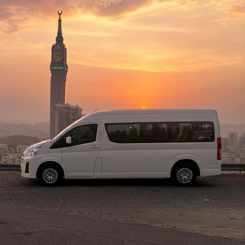 تويوتا هايس - توصيل من محطة قطار المدينة الى الفند...