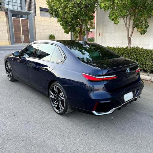 بي ام دبليو Li 730 - توصيل من مطار جدة الى الطائف...