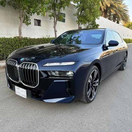بي ام دبليو Li 730 - توصيل من مطار جدة الى الطائف...