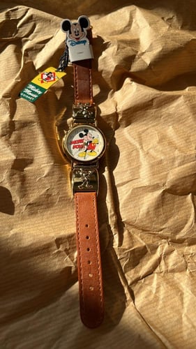 ساعة " ميكي ماوس " فنتج من ديزني | صناعة هونغ كونغ