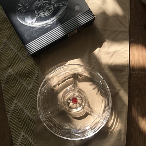 صحن مقسّم من الكرستال