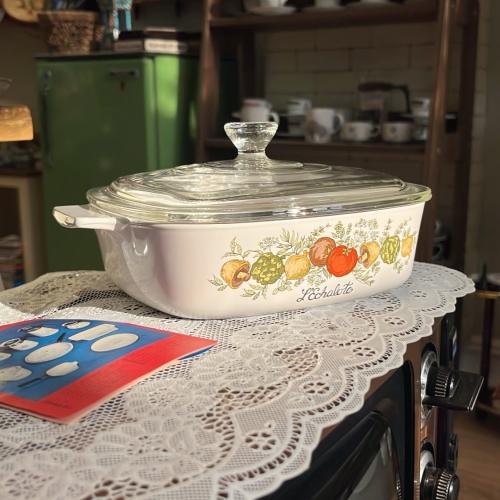 A rare vintage American-made dish rack from the 1960s