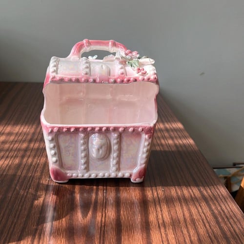 تحفة فنتج صناعة تايوان | شكل صندوق