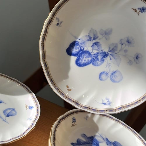 مجموعة من 5 صحون فنتج ماركة "نارومي" (Narumi) اليا...