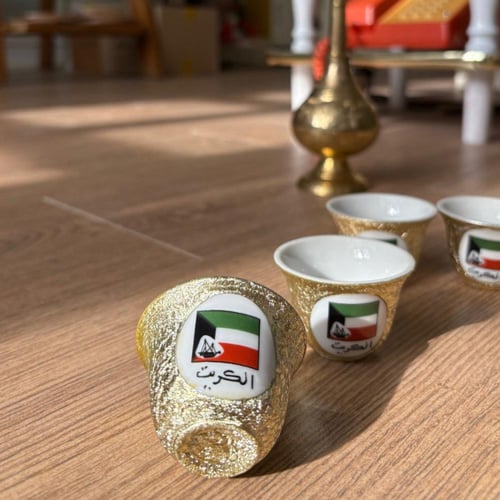 فنجال ياباني اصدار قديم | يحمل علم دولة الكويت