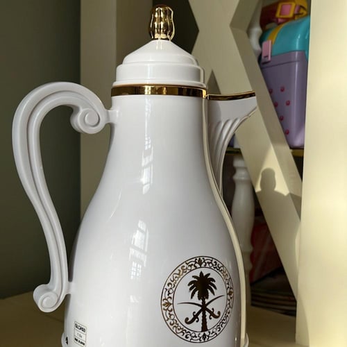 ترمس صناعة يابانية فنتج من غلوريا ( يحمل شعار سيفي...