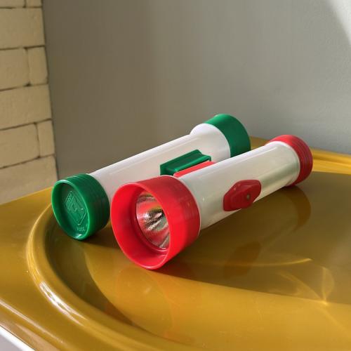 ‎مصباح يدوي (كشاف) اصدار قديم ‎من نوع "Magnalite"