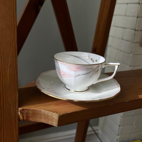كوب فنتج من نوع عظم الصين الفاخر (Bone China) من م...