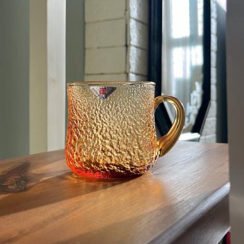 كوب زجاجي ياباني فنتج – لون كهرماني من Kamei Glass...