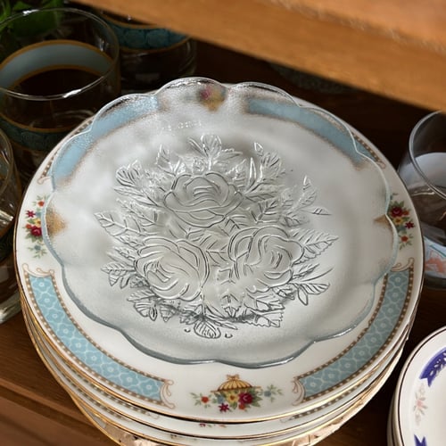 صحن زجاجي ، فنتج أنيق