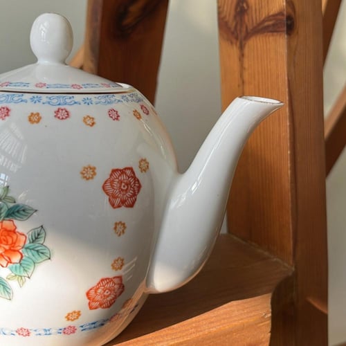 إبريق عتيق | ختم صيني أحمر