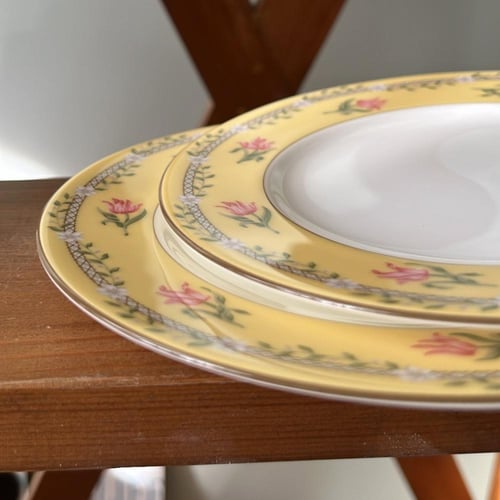 صحون فنتج صناعة يابانية من مجموعة زهرة التوليب الو...