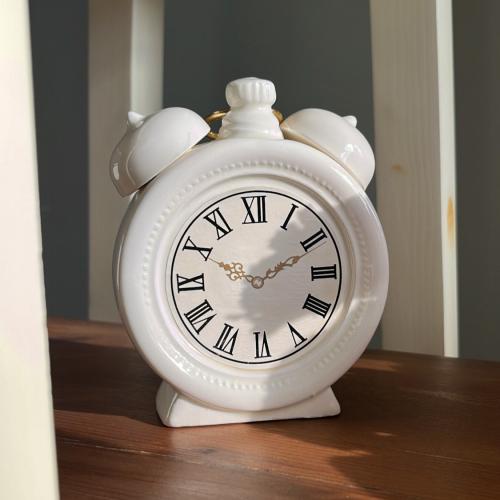 حصالة وتحفة على شكل ساعة | صناعة تايوان اصدار قديم