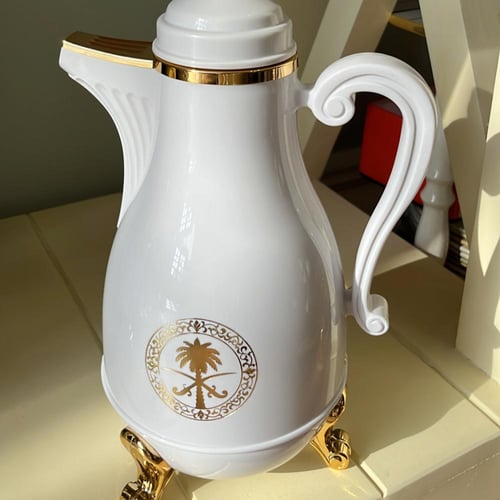 ترمس صناعة يابانية فنتج من غلوريا ( يحمل شعار سيفي...