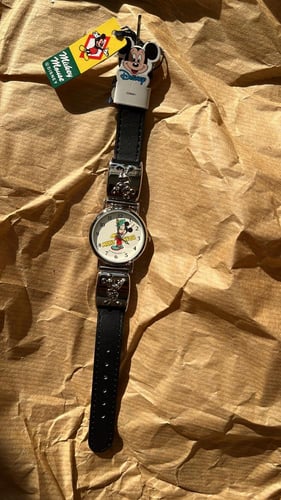 ساعة " ميكي ماوس " فنتج من ديزني | صناعة هونغ كونغ