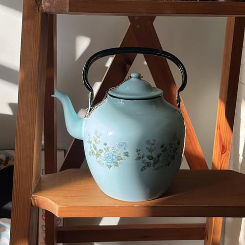 إبريق غضار فنتج ونادر