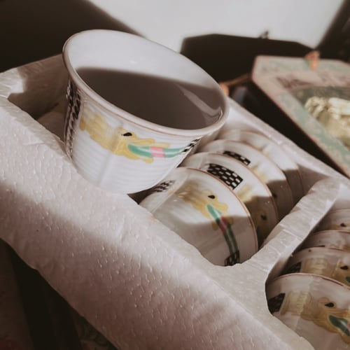 درزن فناجيل عتيقة | ختم أحمر صيني